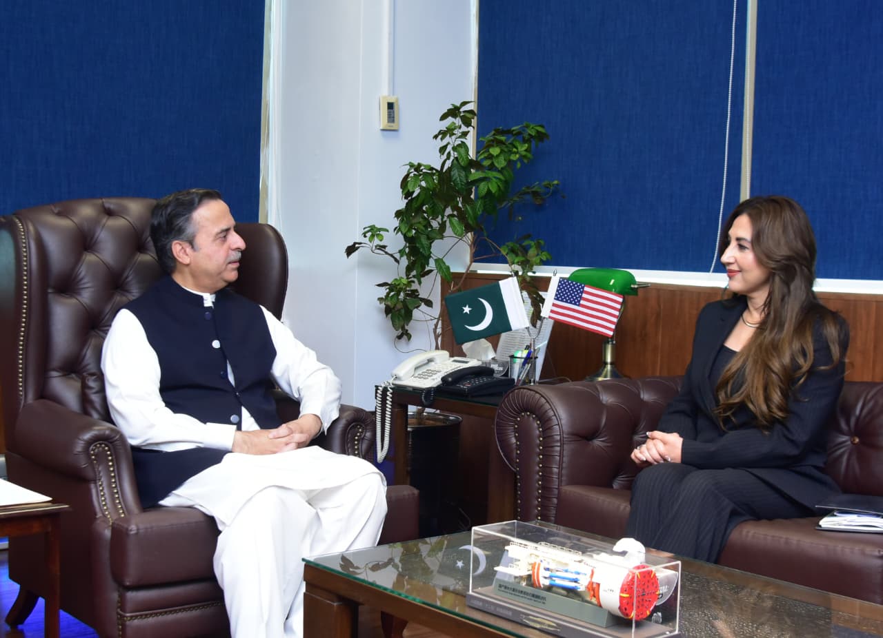 Pakistan, United States discuss maritime investment and port development
