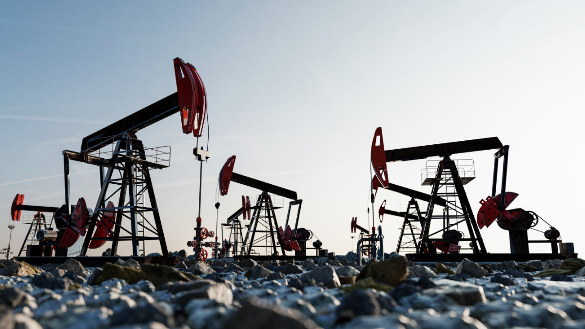 Oil prices rise 4% as US-Iran hostilities continue to threaten supply routes