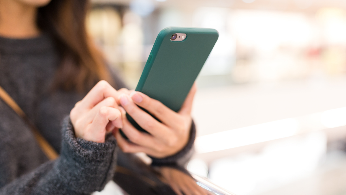Pakistan’s mobile internet gender gap falls to 8%, but phone ownership divide remains high