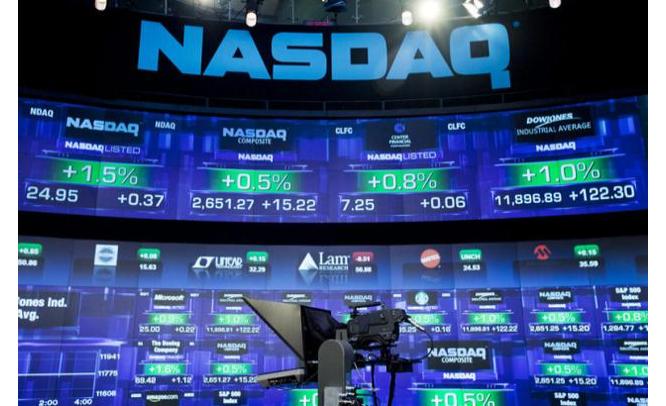 S&P 500, Nasdaq fall as tech selling resumes, Trump vows to respond to downed US helicopter