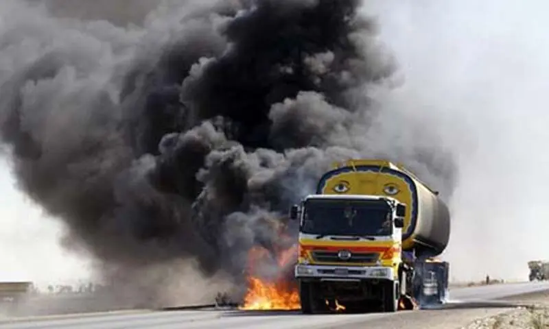 Armed men torch five oil tankers on Quetta-Taftan Highway in Chagai
