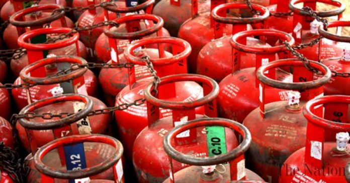 Govt Sets Lpg Price At Rs900 Per Domestic Cylinder Profit By