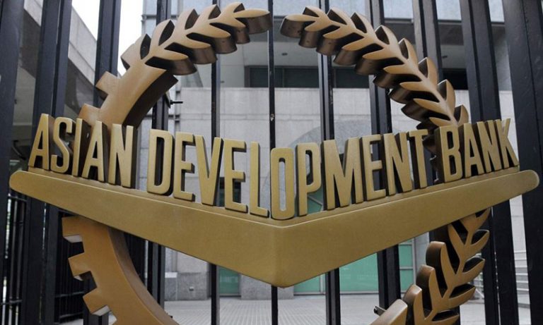 ADB to provide Pakistan $305m to fight pandemic