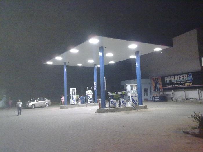 Fuel shortage reported at various petrol pumps in Karachi