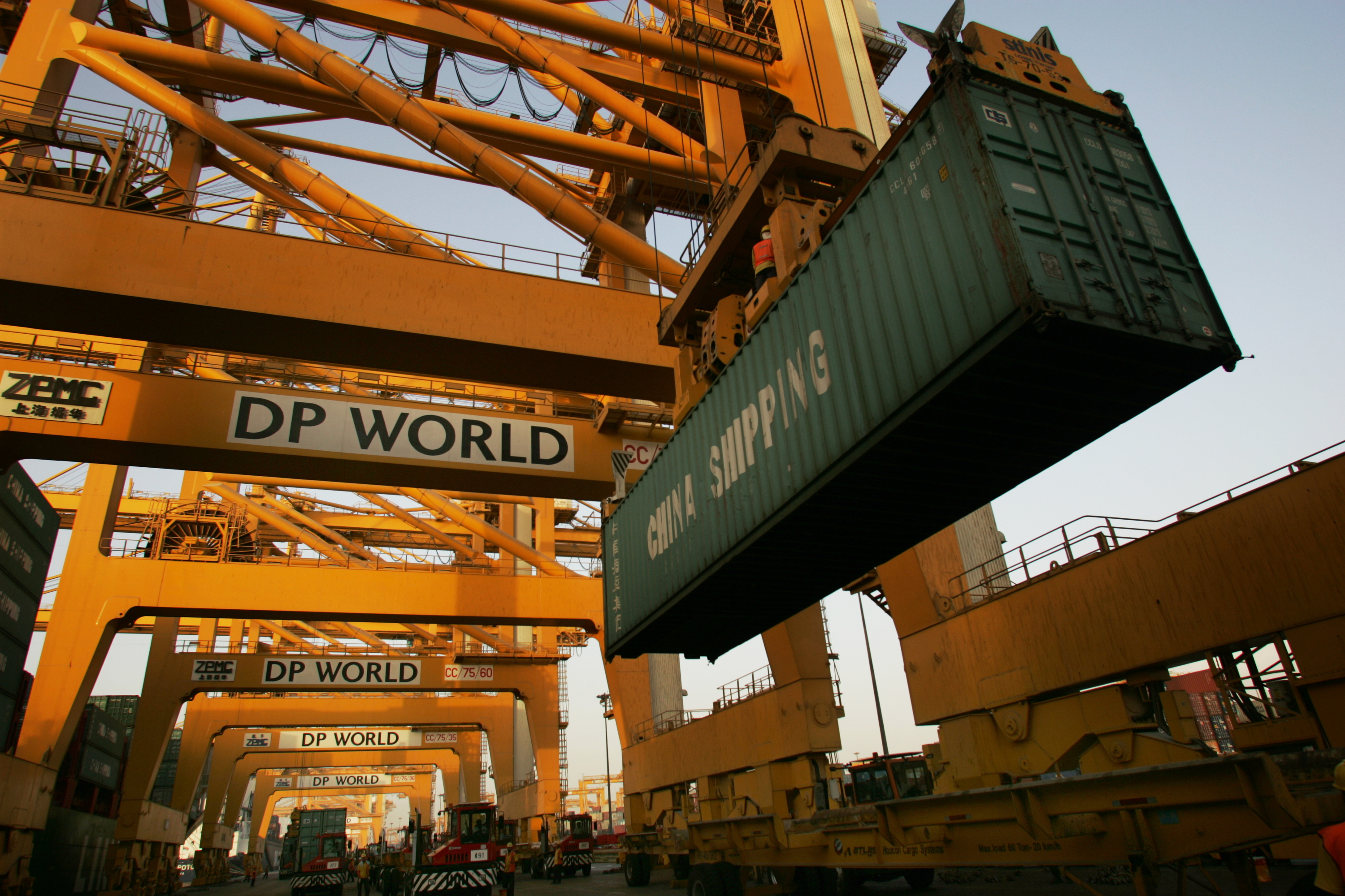 DP World eyes investment in Pakistan’s infrastructure, logistics