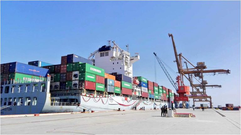 Pakistan to inadvertently suffer if world goes to ‘trade war’ Pakistan to inadvertently suffer if world goes to ‘trade war’