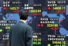 Asian shares creep higher as wary investors await U.S. data, earnings