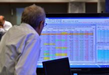 Market Daily: PSX wraps up with sluggish display, ending in green