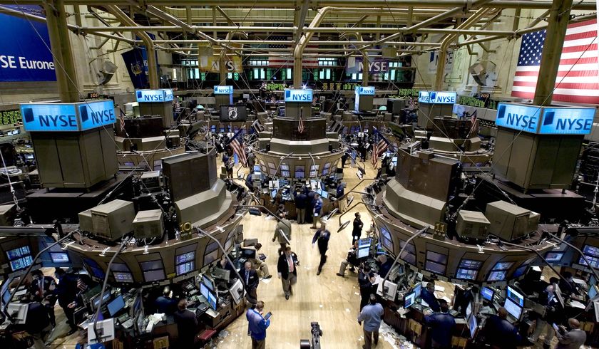 As US stocks reach new highs; investors pile money into commodities