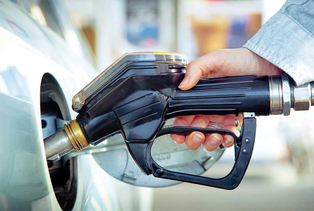 Ogra recommends Rs7 per litre cut in petrol price