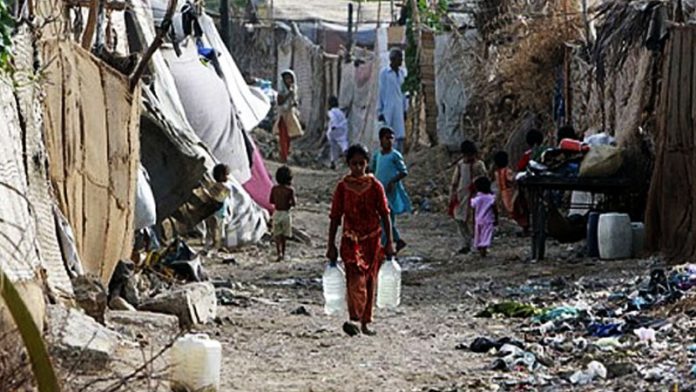 Poverty in Pakistan rises by 7% in 2024, World Bank report reveals ...