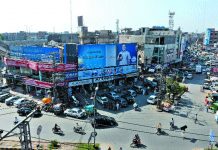 Shadow banking grows in Abid market, as conventional banks fail