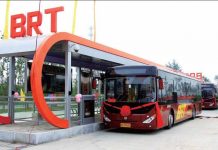 Japan donates 14 Mitsubishi FUSO buses to KPK for MTS