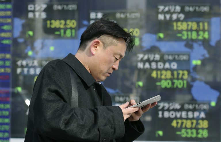 Asian shares mixed amid silence on China-US trade talks