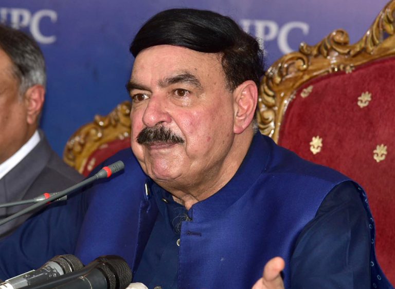 Rasheed for private sector investment in railway’s upgradation