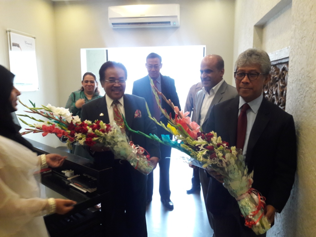Envoy urges Pakistanis to take part in Indonesian exhibition