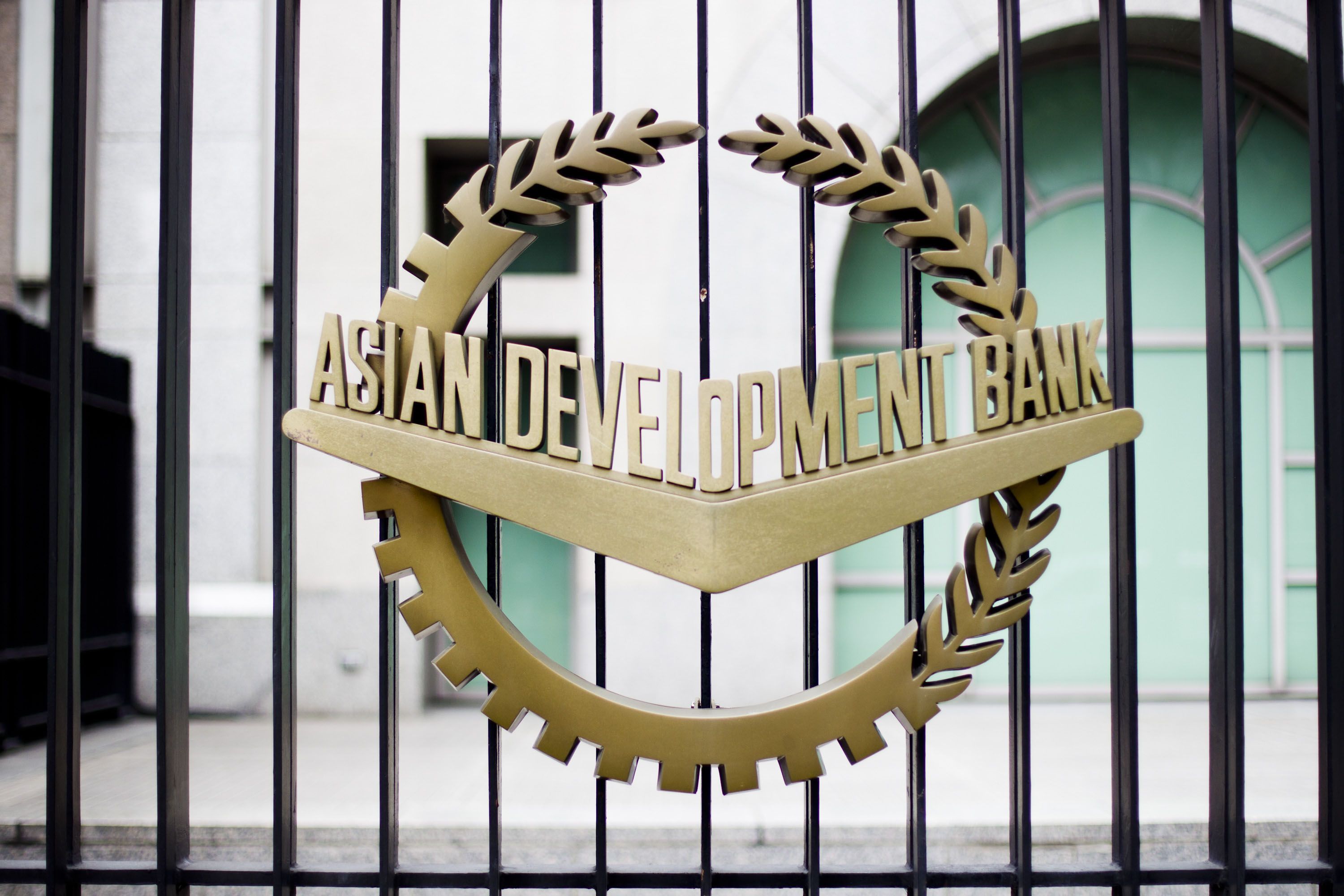 ADB sees robust growth in economy, warns of looming challenges
