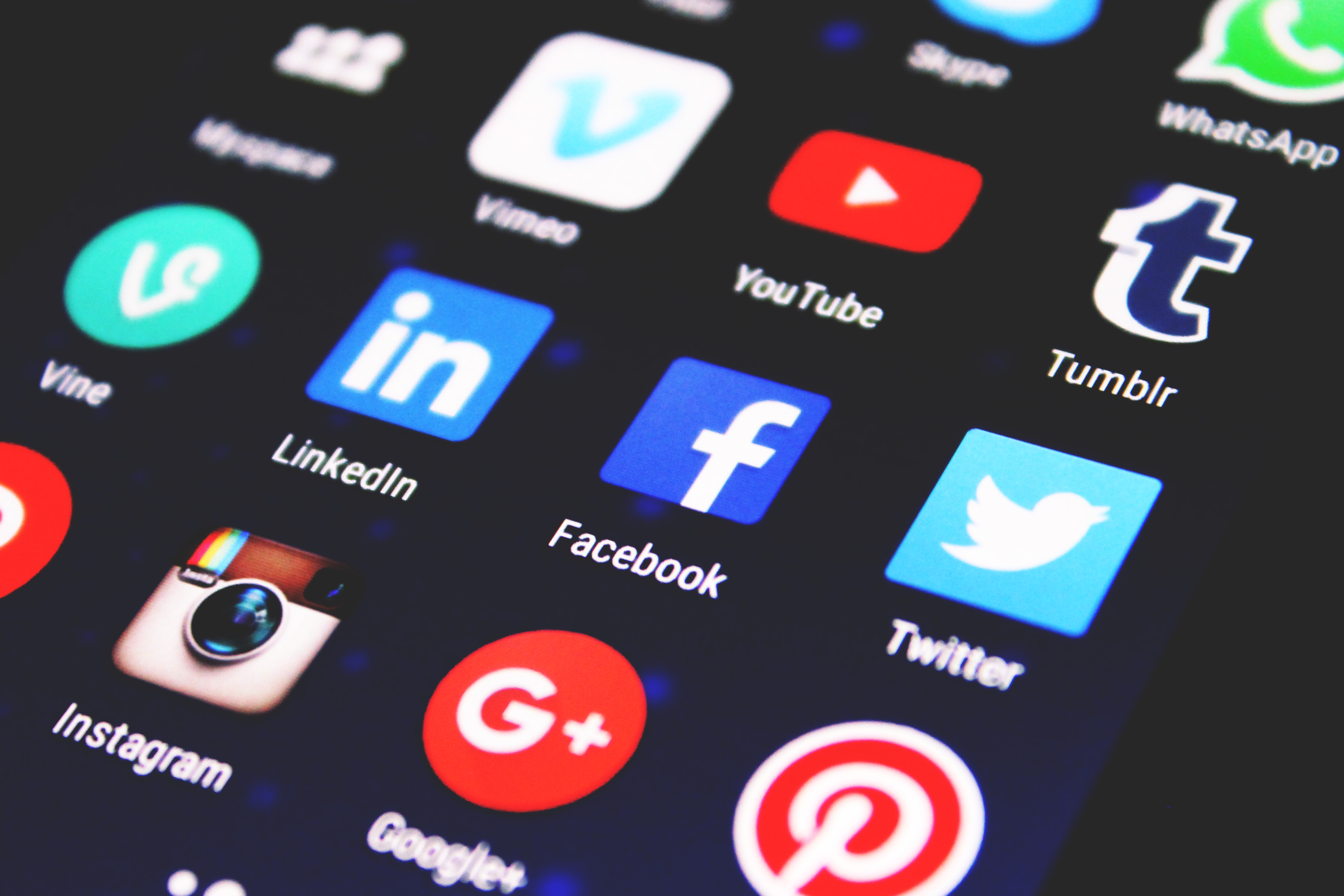 FBR warns customs officers against unauthorised use of social media