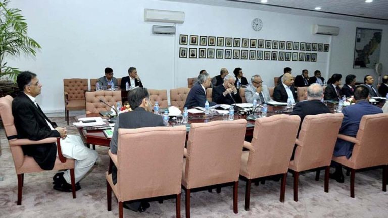 ECC defers power tariff hike, approves subsidised gas supply for export industries