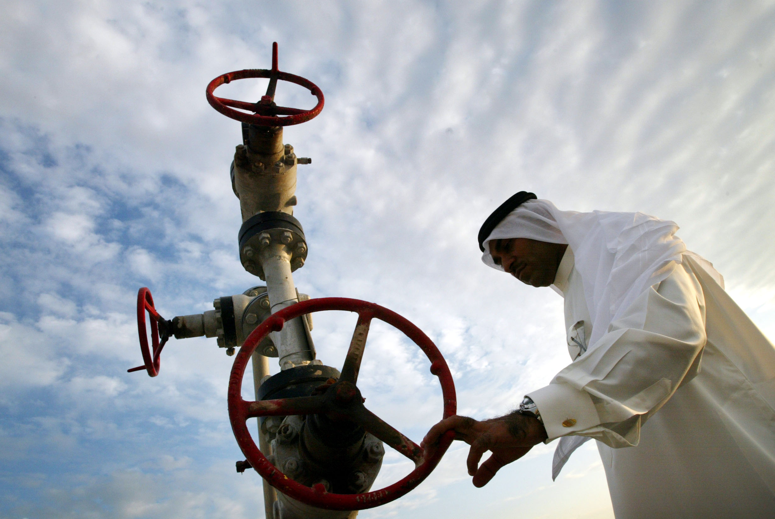 Pakistan to get oil on deferred payment worth $250mn a month from KSA