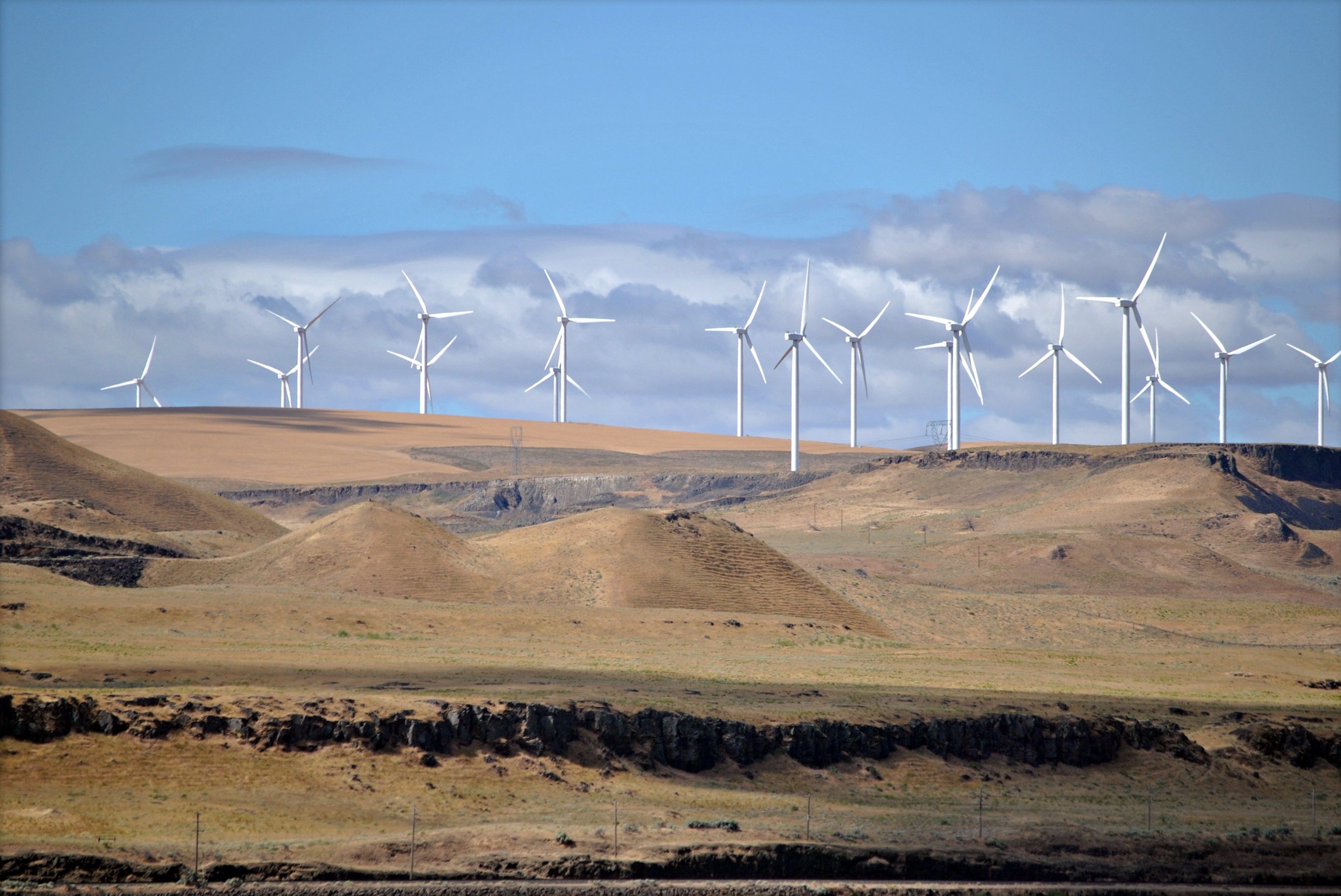 Pakistan's wind, solar energy production to be doubled by 2022
