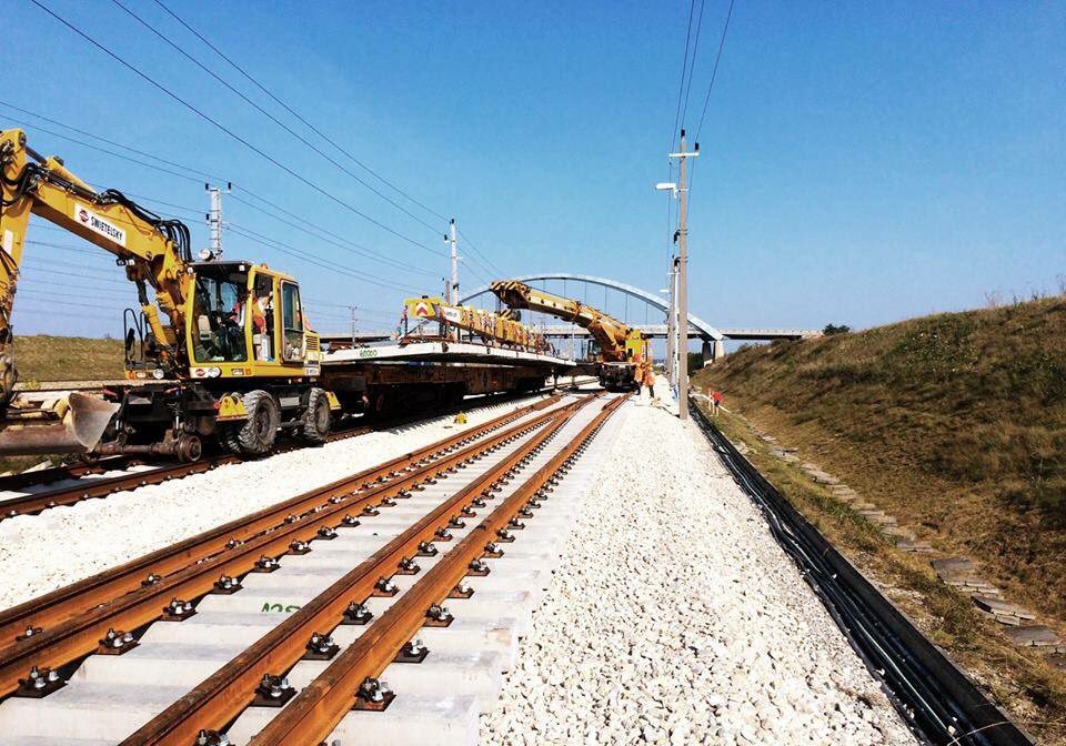 CRRC keen to invest in Pakistan under CPEC