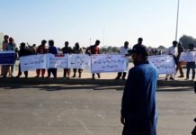 Bahria Town employees end protest after negotiations