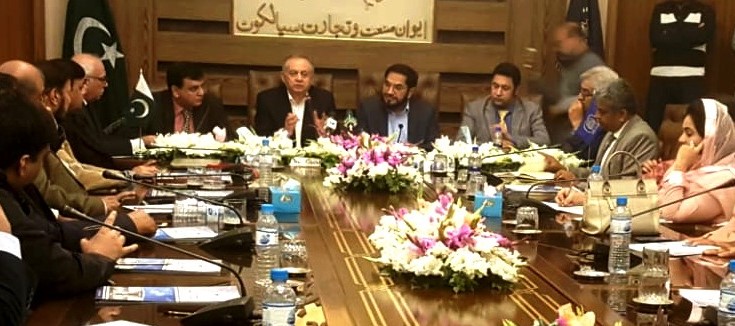 Govt simplifying procedures for businesses: Dawood