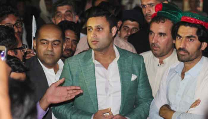 Zulfi Bukhari urges expats to use legal channels for money transfer