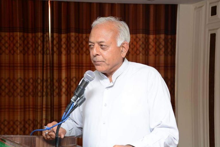 Petroleum minister hints at establishing LNG storage facility