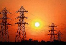 ‘Pakistanis spent 515 hours without electricity in FY2016-17’