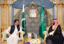 Pakistan turns to Gulf countries to keep economy afloat