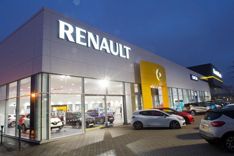 Razzak Dawood reaffirms Al Futtaim-Renault after threats of exiting Pak market