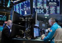 US fund managers brace for consumer slowdown