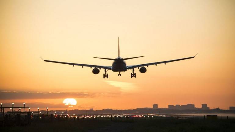 More routes or more passengers: What should airlines aim for first?
