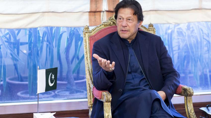 PM Imran seeks stronger trade ties with Iran