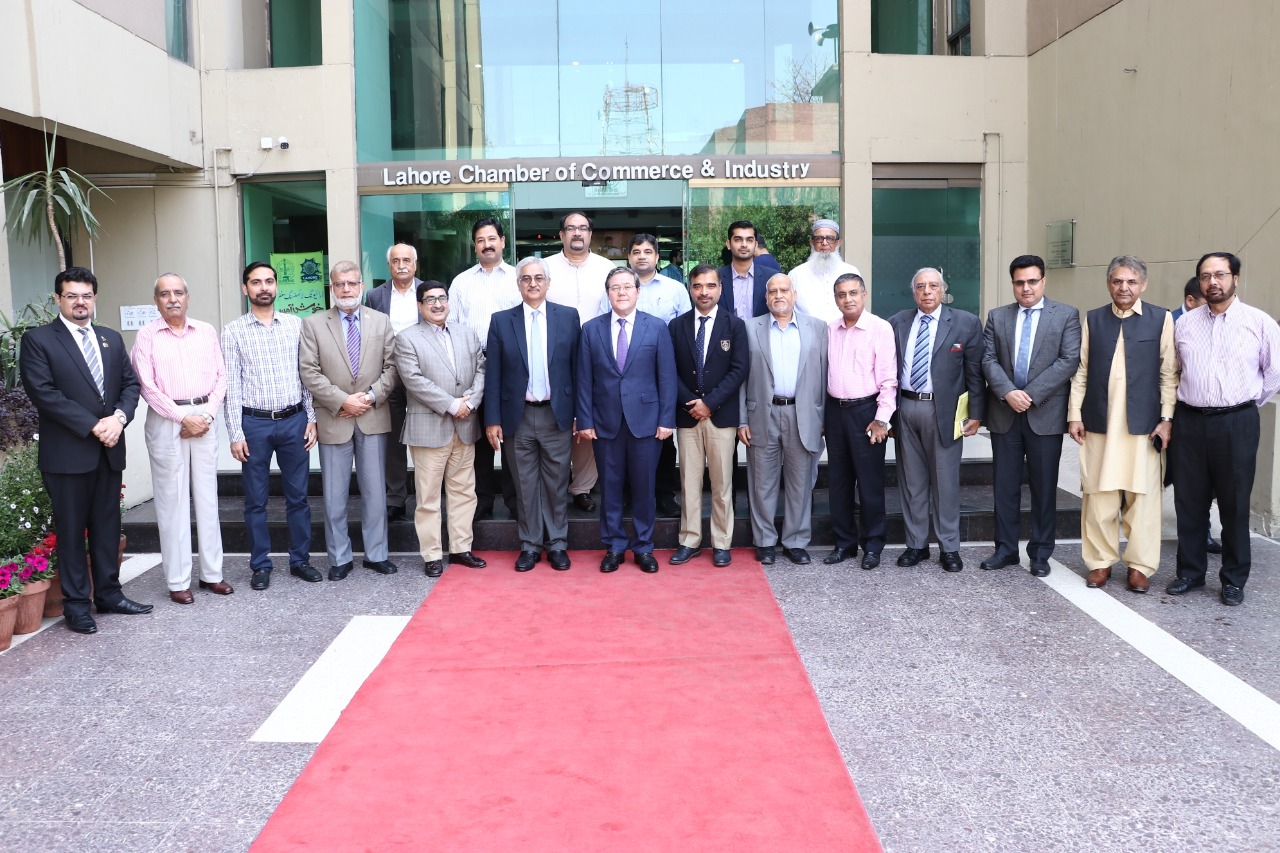 Envoy urges Pakistani investors to explore Kazakh market