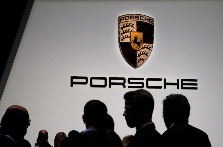 German prosecutors raid Porsche in corruption probe