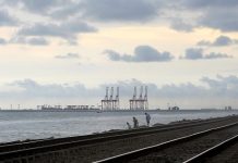 Sri Lanka enters port deal with Japan, India