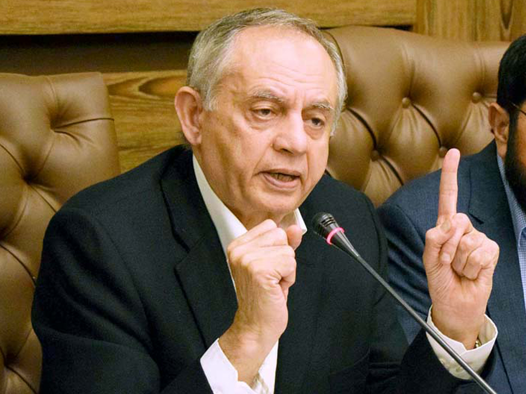 Dawood urges business community to explore Chinese market
