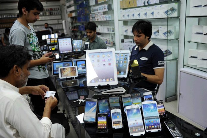 Mobile phone imports dip 6.86pc in 10 months