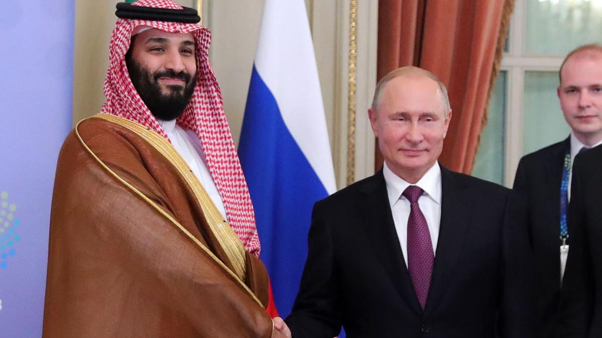 Russia, Saudi Arabia agree to extend OPEC deal