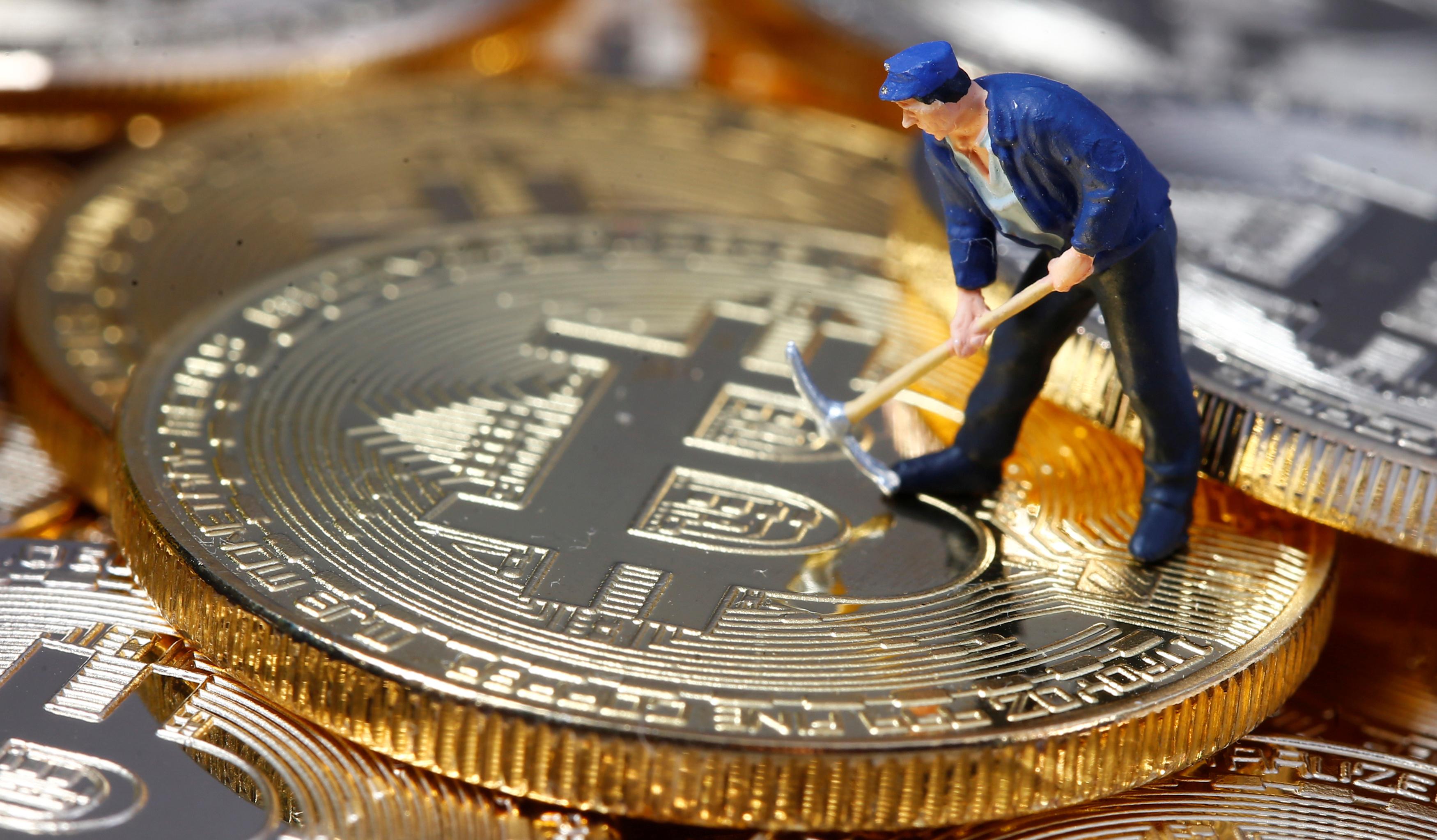 Bitcoin trades above $11,000, after 10pc weekend jump