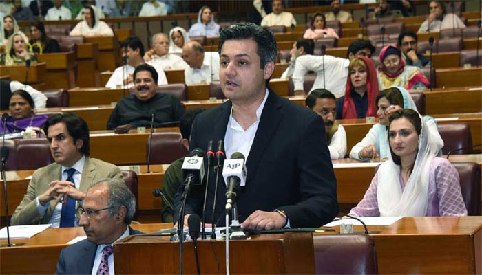 Govt aims to reduce fiscal deficit to 4pc, Senate told