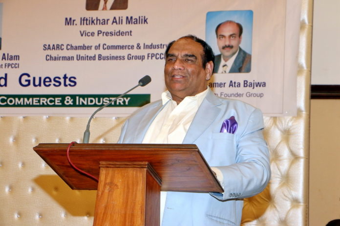 ‘Business community stands with PM in his fight against corruption’