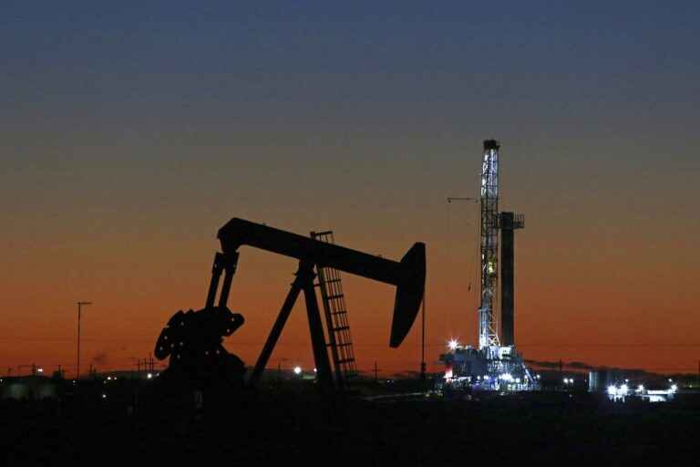 Oil edges up on prospect of US interest rate cut