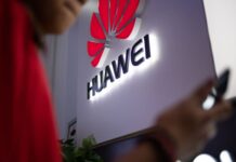 US govt staff told to treat Huawei as blacklisted