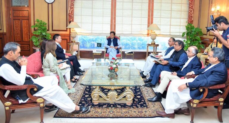 PM urges Chinese company to set up waste-to-energy plant in Pakistan