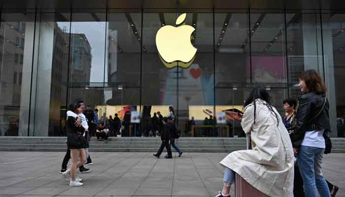 Apple loses more ground in smartphone market
