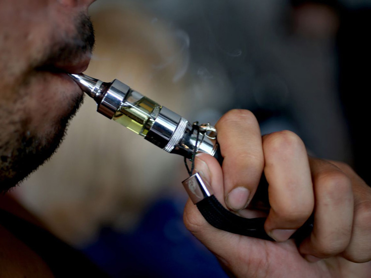 India proposes ban on e-cigarettes, with jail terms for offenders
